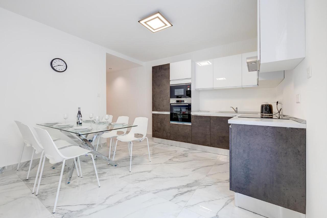 Cosy Apartment Steps To St George'S Bay Saint Julian's Exterior photo